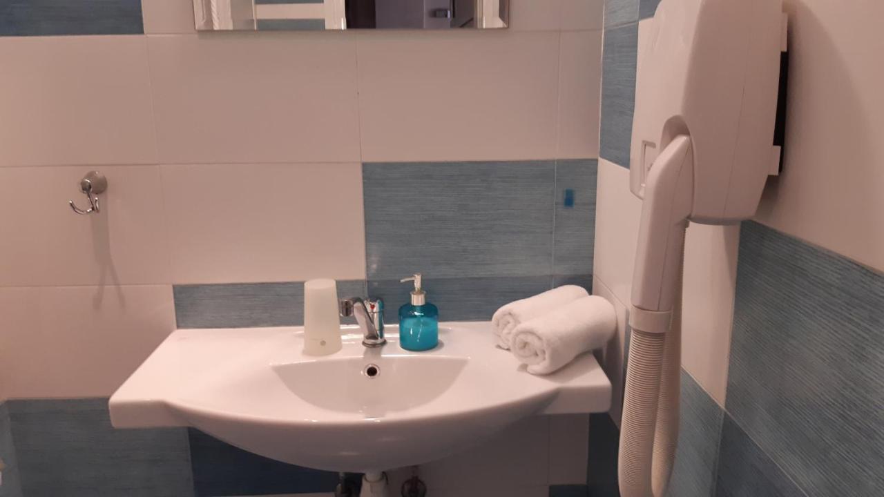 Motivi Hotel 산콘스탄틴앤헬레나 외부 사진