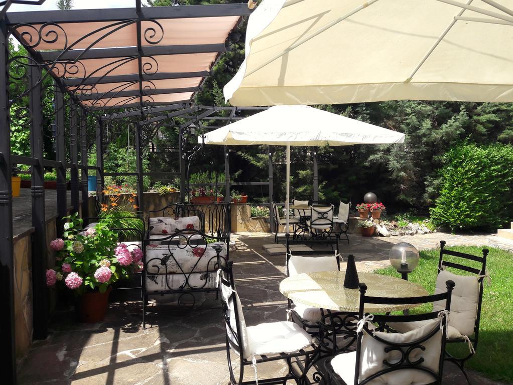 Motivi Hotel 산콘스탄틴앤헬레나 외부 사진