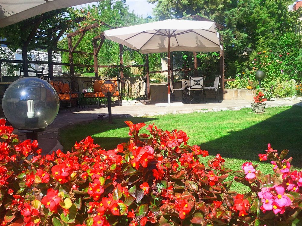Motivi Hotel 산콘스탄틴앤헬레나 외부 사진