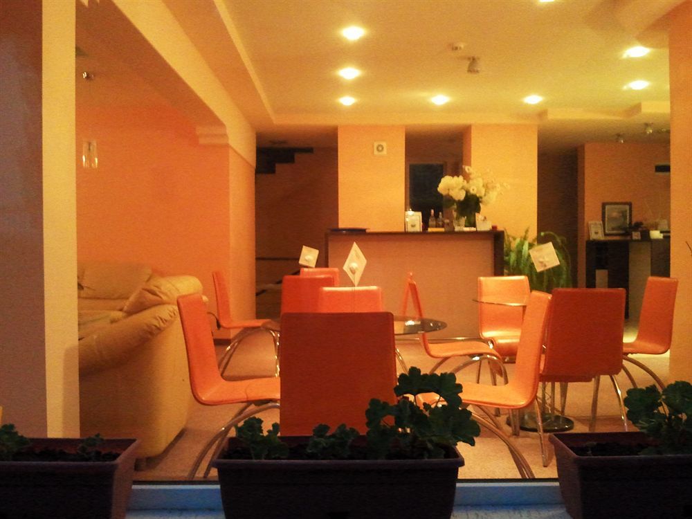 Motivi Hotel 산콘스탄틴앤헬레나 외부 사진
